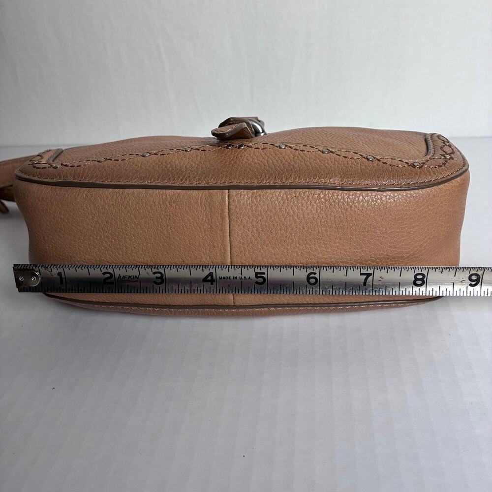 Vintage Frye Tan Pebbled Leather Studded Stitch Hobo Crossbody Bag Dust Bag Y2K - Picture 12 of 16
